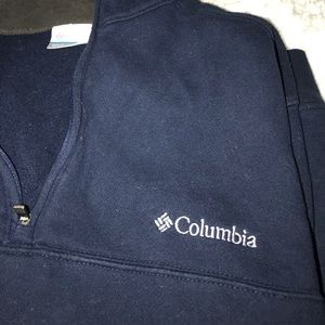 • Columbia sweatshirt •
